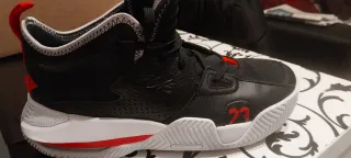 Zapatilla Jordan Stay Loyal 2 Negra Roja