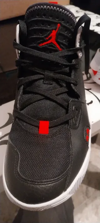 Zapatilla Jordan Stay Loyal 2 Negra Roja