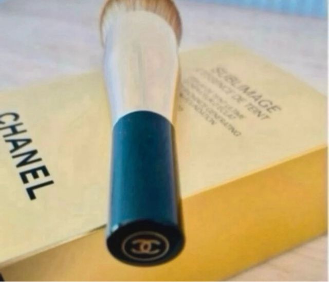 CHANEL SUBLIMAGE BROCHA / MAKEUP BRUSH