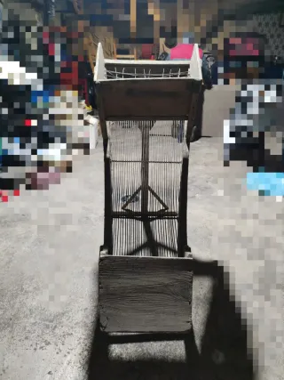 Criba de aceituna de madera antigua