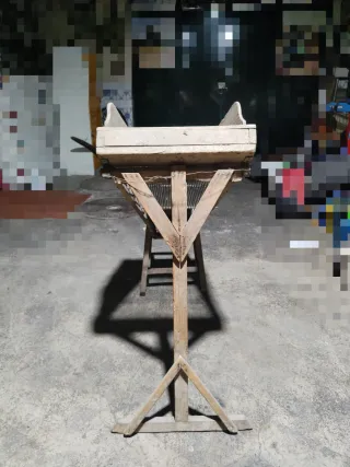 Criba de aceituna de madera antigua