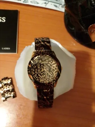 Reloj Guess Leopardo Mujer