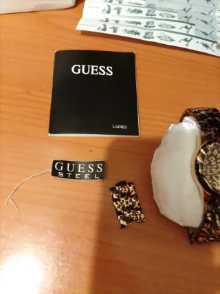 Reloj Guess Leopardo Mujer