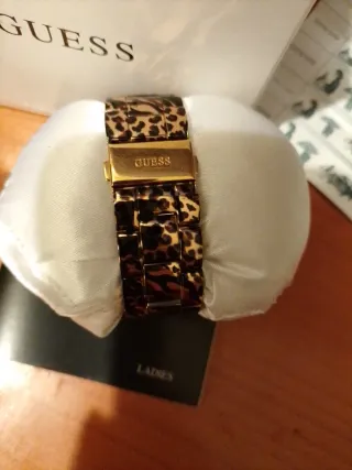Reloj Guess Leopardo Mujer