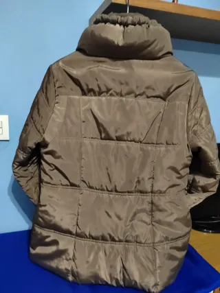 Chaqueta acolchada mujer beige