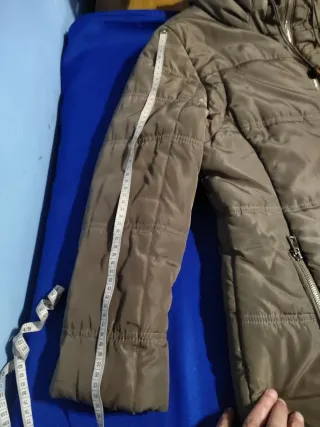 Chaqueta acolchada mujer beige