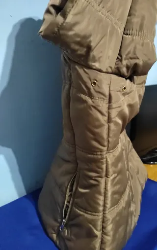 Chaqueta acolchada mujer beige