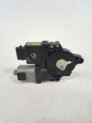MOTOR ELEVALUNAS TRASERO DERECHO KIA CEED