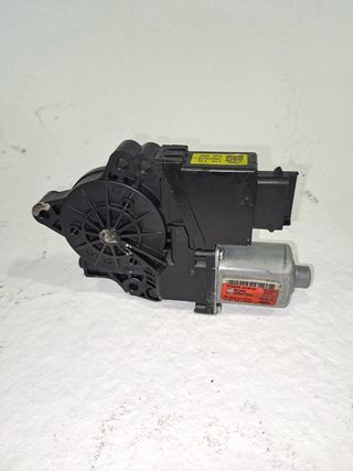 MOTOR ELEVALUNAS TRASERO DERECHO KIA CEED