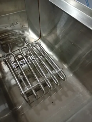 Freidora Industrial Nueva HEF-101V