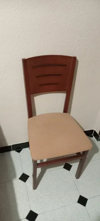 Mesa de madera redonda extensible con 6 sillas