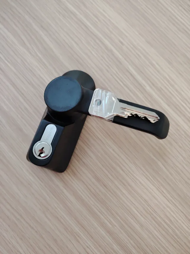 Maniglia porta tagliafuoco con 2 chiavi