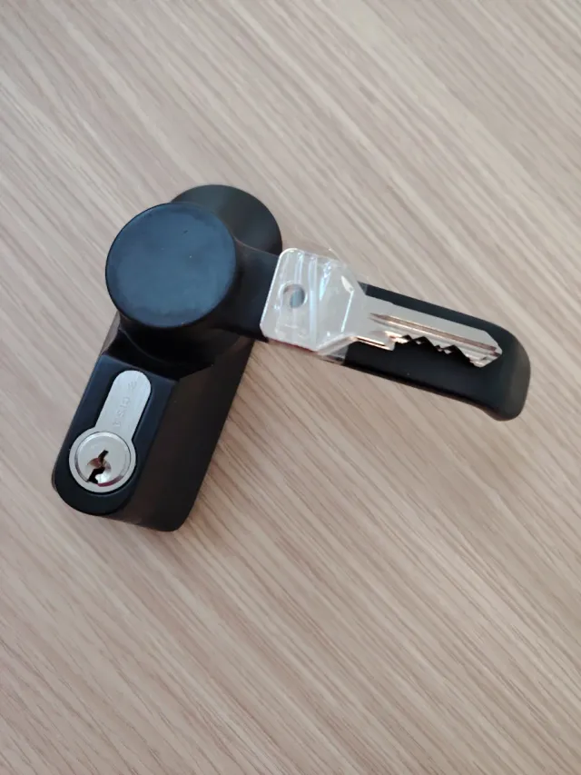 Maniglia porta tagliafuoco con 2 chiavi