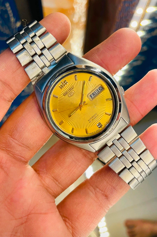 Seiko 5 giallo 7019 movimento