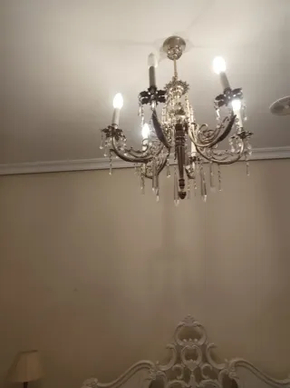 Dormitorio blanco lacado y colchón