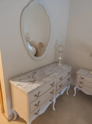 Dormitorio blanco lacado y colchón