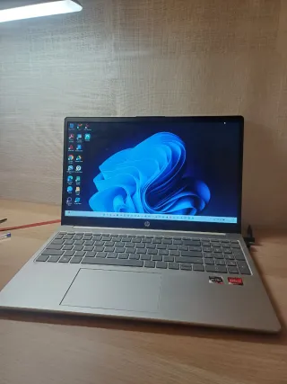 HP Laptop 15-fc0xxx Plata