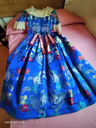 Traje de Fallera Azul y Doradol