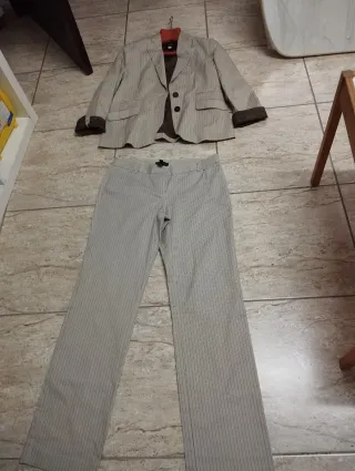 Traje de chaqueta y pantalón Mango