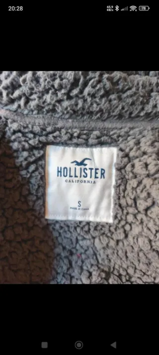 Bonita cazadora cropped gris