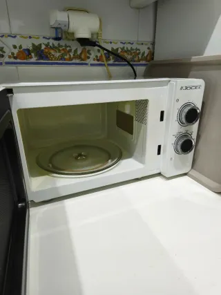 Microondas Jocel Blanco