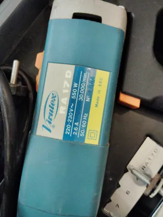 Fresadora Ranuradora Virutex RA17D