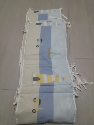 Protector de cuna con diseño marinero