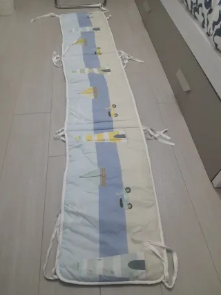 Protector de cuna con diseño marinero