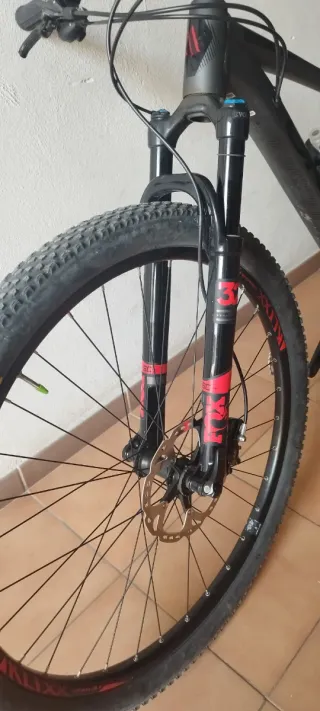 Bicicleta MTB nera