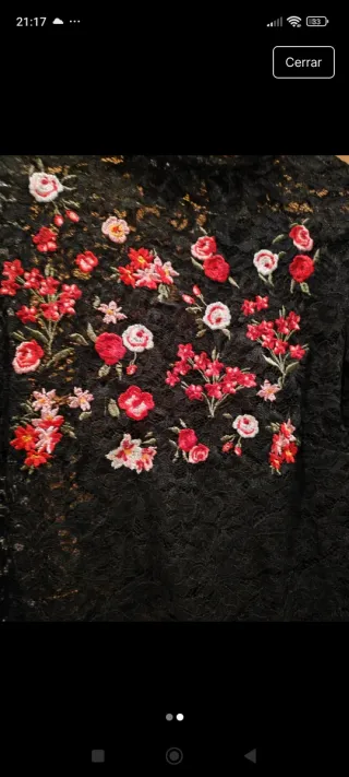 Blusa encaje floral manga larga