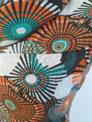 Vestido cuello alto estampado