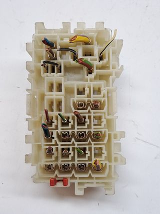 CAJA RELES / FUSIBLES LAND ROVER RANGE ROVER EVOQUE (2)