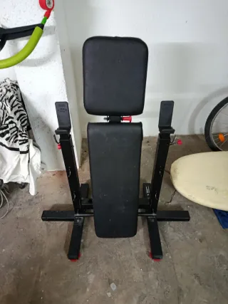 Pesas: Banco, Barra y Discos (20, 10, 2, 1kg)