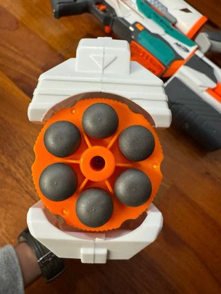 Pistola X-Shot con tambor rotatorio