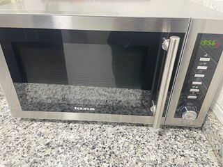 Microondas Taurus plateado