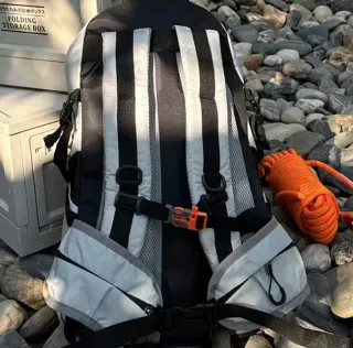 Mochila senderismo 30L gris perla NUEVA