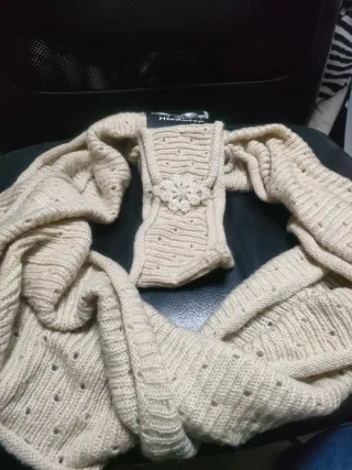 Bufanda y cinta para el pelo tejida