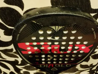 Pala de pádel SIUX Diablo, reparada en buen estado