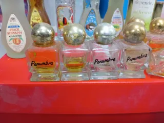 Bottiglie mini da collezione di profumi antichi