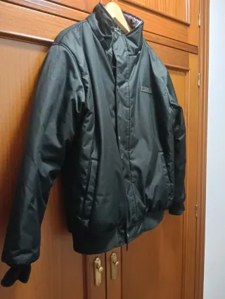 Chaqueta Negra reversible.