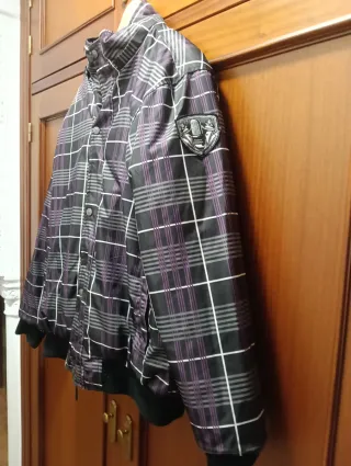 Chaqueta Negra reversible.