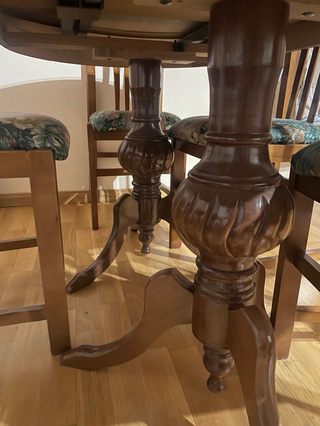 Mesa y 6 sillas de comedor