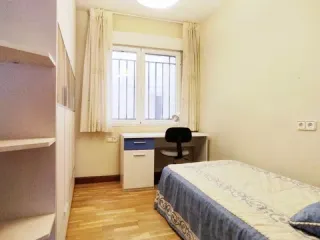 ALQUILO HABITACION ZONA SANTA BARBARA