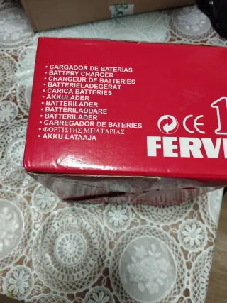 Cargador de baterías ferve f805 nuevo