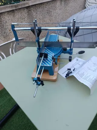 Sierra Ingletadora Azul con Manual