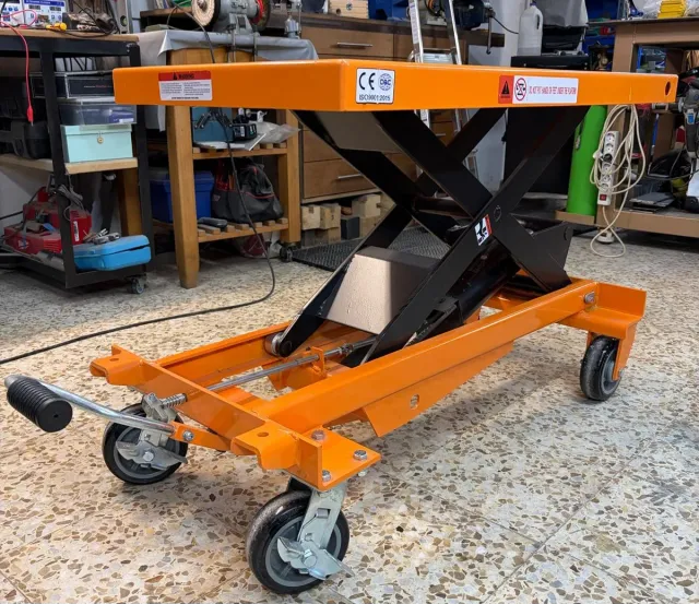 Mesa elevadora hidráulica.