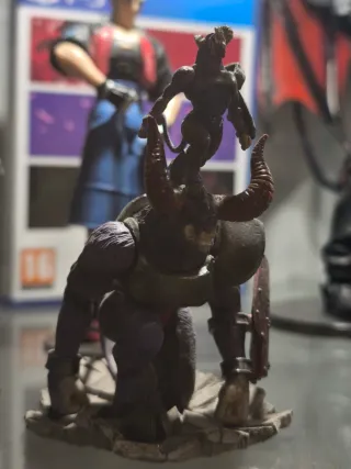 Figura Hermanos FF8 (cuerno roto)