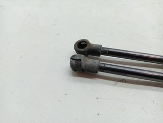 AMORTIGUADORES MALETERO / PORTON TOYOTA YARIS (2)