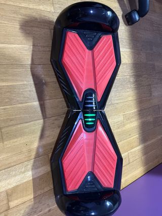 Hoverboard negro con cargador, tiene bluetooth