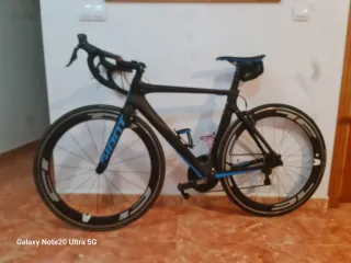 Bicicleta de carretera Giant Propel Advanced Negra